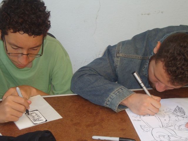 Registrando a los niños. Bueno, ya los habían registrado.